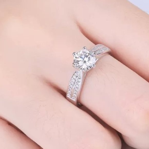 1 Carat Moissanite Engagement Ring in 925 Sterling Silver Band, D-FL - Picture 12 of 12